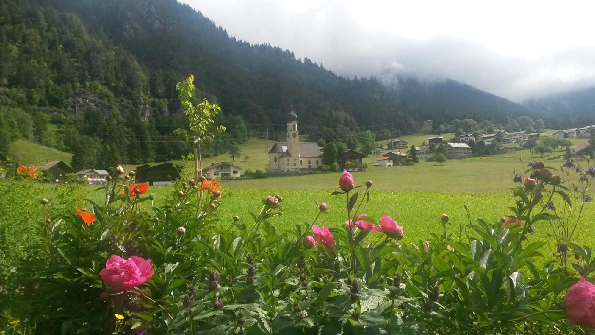 Ferienwohnung Gästehaus zum Bären Wald am Arlberg Exterior foto