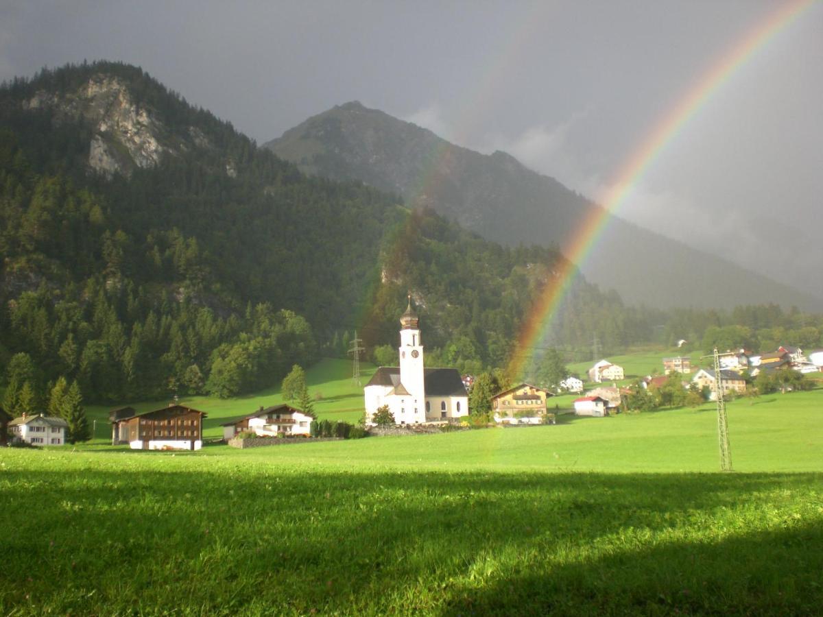 Ferienwohnung Gästehaus zum Bären Wald am Arlberg Exterior foto